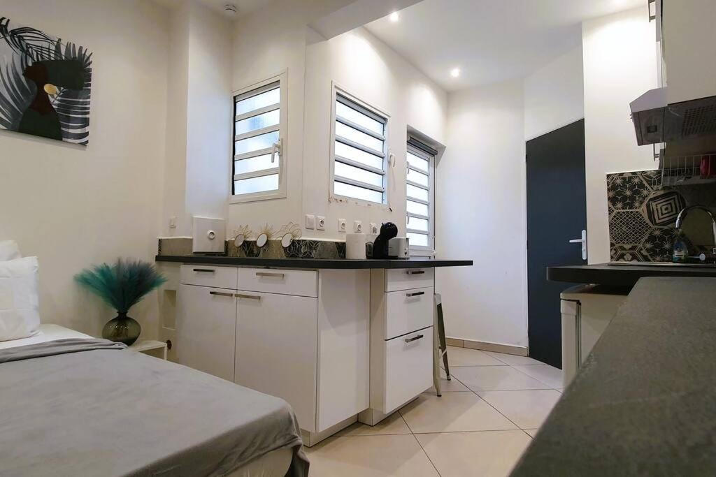 Studio Pour 2 Personnes Proche De L'Hopital Et Du Jardin De L'Etat Saint-Denis Extérieur photo