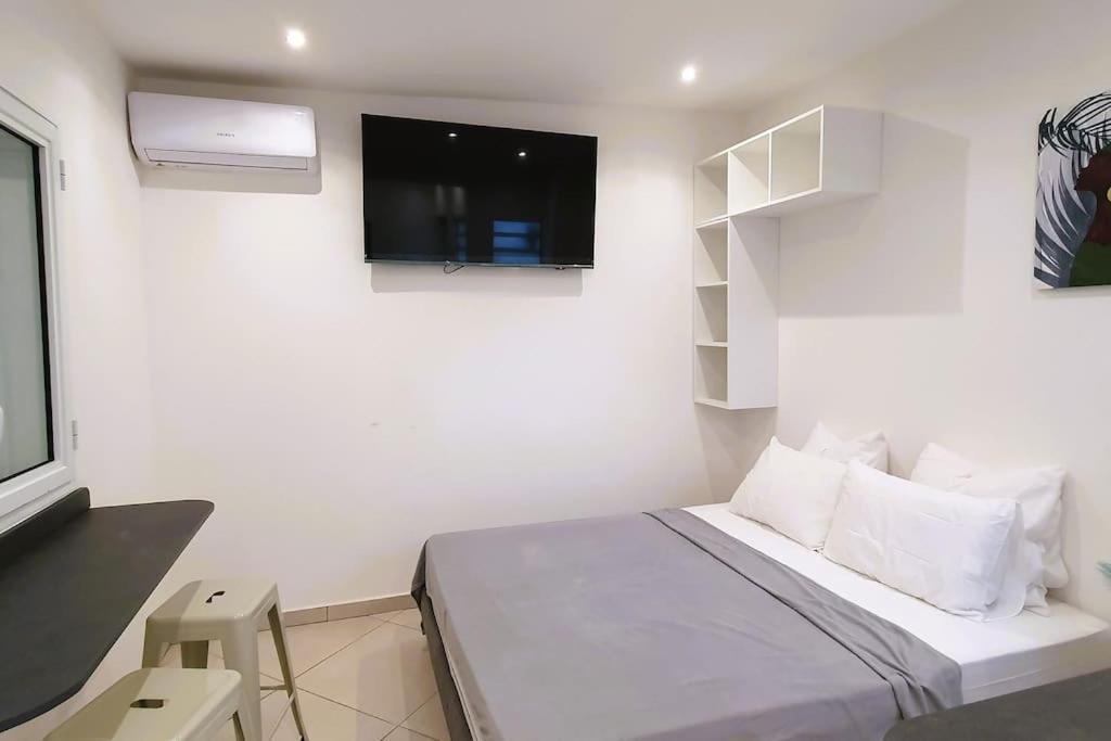 Studio Pour 2 Personnes Proche De L'Hopital Et Du Jardin De L'Etat Saint-Denis Extérieur photo
