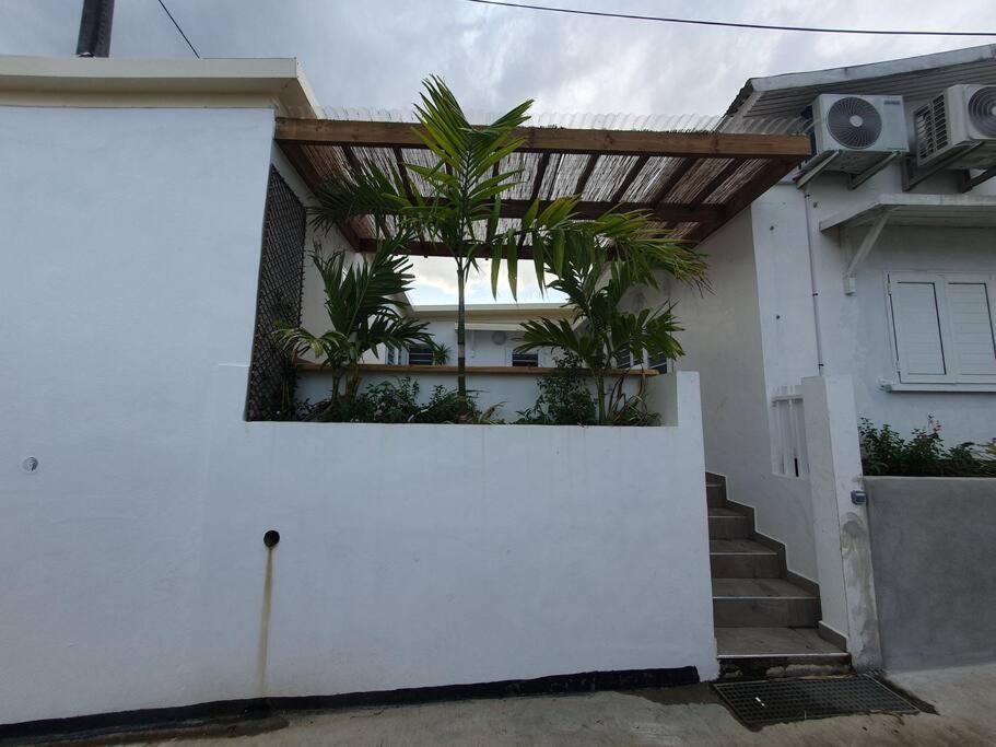 Studio Pour 2 Personnes Proche De L'Hopital Et Du Jardin De L'Etat Saint-Denis Extérieur photo