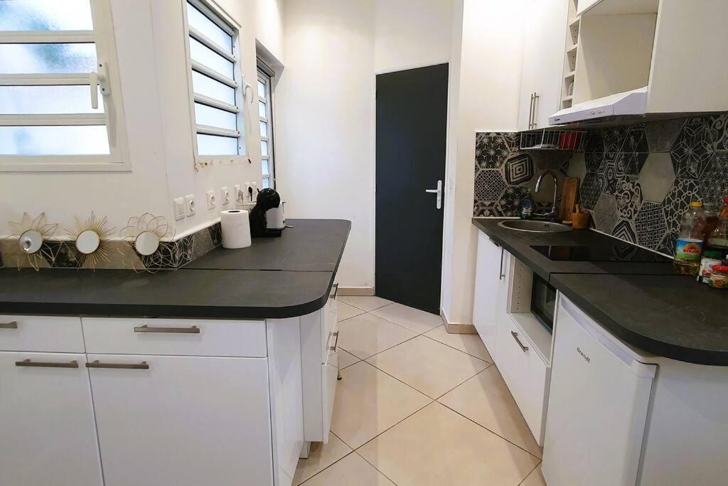 Studio Pour 2 Personnes Proche De L'Hopital Et Du Jardin De L'Etat Saint-Denis Extérieur photo